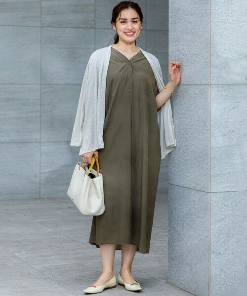L size ONWARD(大きいサイズ) / エルサイズオンワード ロング・マキシ丈ワンピース | 【Lサイズ限定/接触冷感/速乾性/洗える】エアリーブライトローン Vネックワンピース | 詳細4