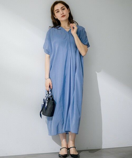 L size ONWARD(大きいサイズ) / エルサイズオンワード ロング・マキシ丈ワンピース | 【Lサイズ限定/接触冷感/速乾性/洗える】エアリーブライトローン Vネックワンピース | 詳細5