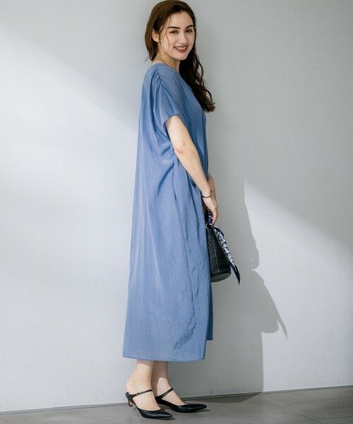 L size ONWARD(大きいサイズ) / エルサイズオンワード ロング・マキシ丈ワンピース | 【Lサイズ限定/接触冷感/速乾性/洗える】エアリーブライトローン Vネックワンピース | 詳細7