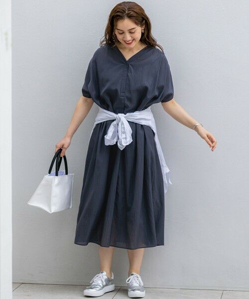 L size ONWARD(大きいサイズ) / エルサイズオンワード ロング・マキシ丈ワンピース | 【Lサイズ限定/接触冷感/速乾性/洗える】エアリーブライトローン Vネックワンピース | 詳細21