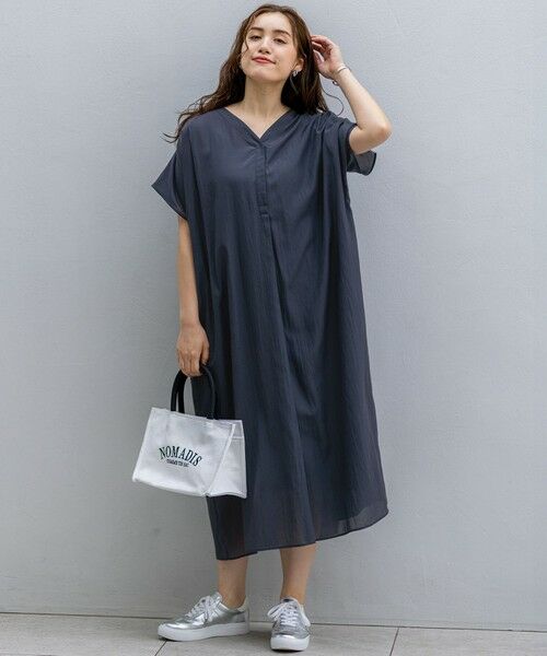 L size ONWARD(大きいサイズ) / エルサイズオンワード ロング・マキシ丈ワンピース | 【Lサイズ限定/接触冷感/速乾性/洗える】エアリーブライトローン Vネックワンピース | 詳細19