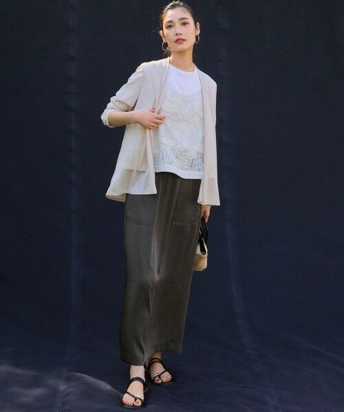 L size ONWARD(大きいサイズ) / エルサイズオンワード ミニ・ひざ丈スカート | 【撥水加工/洗える】スムースサテン Iライン スカート | 詳細1