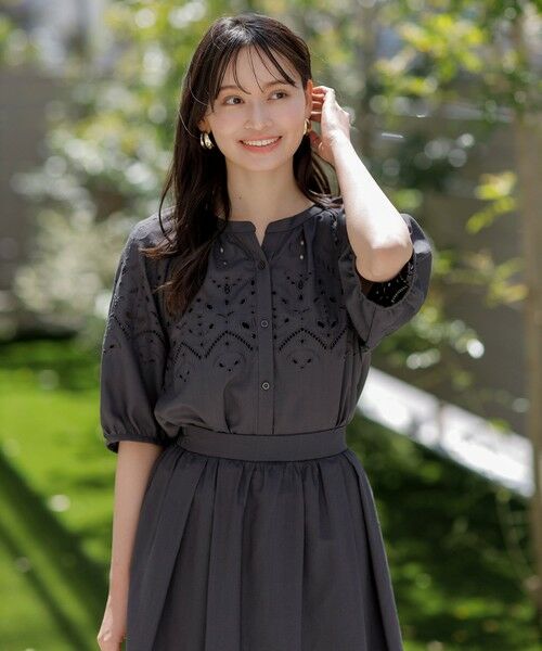 L size ONWARD(大きいサイズ) / エルサイズオンワード シャツ・ブラウス | 【洗える】カットワークエンブロイダリー ブラウス（スレート）