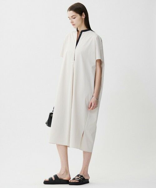 L size ONWARD(大きいサイズ) / エルサイズオンワード ロング・マキシ丈ワンピース | 【接触冷感・UVカット・洗える】RENUソフトタイプライター バンドカラーワンピース | 詳細2