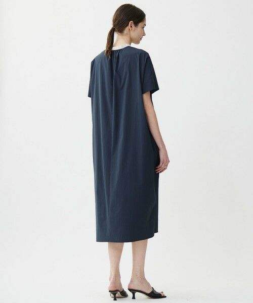 L size ONWARD(大きいサイズ) / エルサイズオンワード ロング・マキシ丈ワンピース | 【接触冷感・UVカット・洗える】RENUソフトタイプライター バンドカラーワンピース | 詳細8