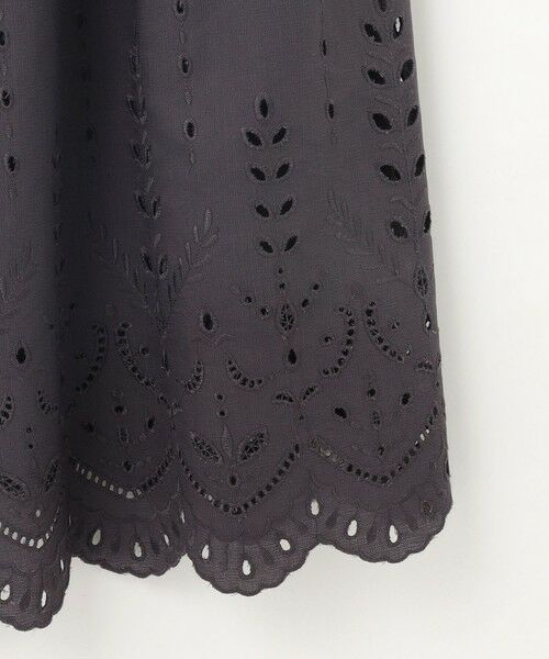 L size ONWARD(大きいサイズ) / エルサイズオンワード ロング・マキシ丈ワンピース | 【洗える】カットワークエンブロイダリー ワンピース | 詳細9