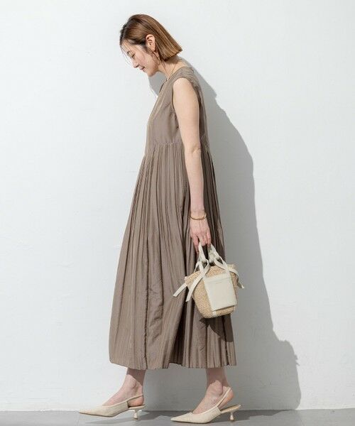 L size ONWARD(大きいサイズ) / エルサイズオンワード ロング・マキシ丈ワンピース | 【洗える】プリーツコンビ ワンピース | 詳細2