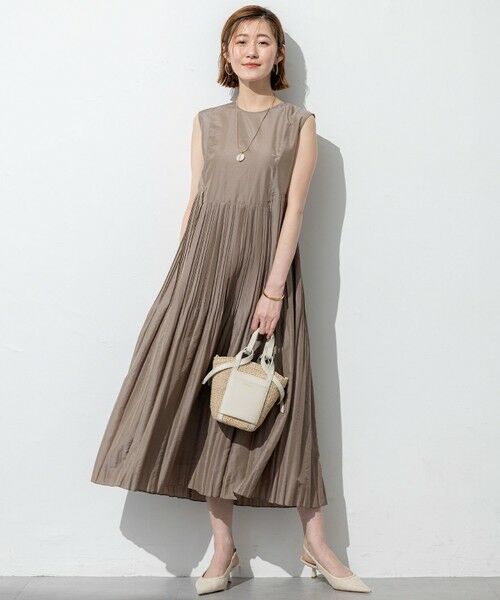 L size ONWARD(大きいサイズ) / エルサイズオンワード ロング・マキシ丈ワンピース | 【洗える】プリーツコンビ ワンピース | 詳細1