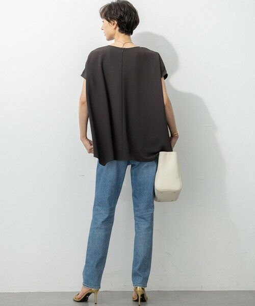 L size ONWARD(大きいサイズ) / エルサイズオンワード カットソー | 【UVカット/接触冷感/吸水速乾】ストレッチジョーゼット イレギュラーヘムプルオーバー | 詳細5