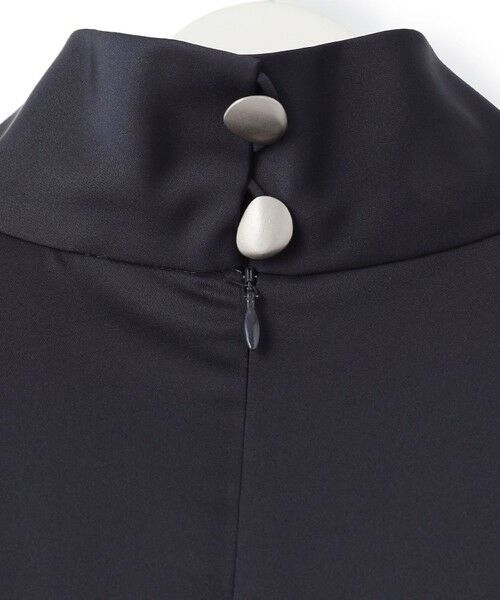 L size ONWARD(大きいサイズ) / エルサイズオンワード ロング・マキシ丈ワンピース | 【WEB＆一部店舗限定】LightVintageSatin ハイネックワンピース | 詳細5