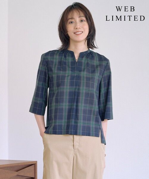 L size ONWARD(大きいサイズ)/エルサイズオンワード 【WEB限定カラーあり・洗える】SOFT SHEER チェック キーネック ブラウス ネイビーチェック系 T15 L size ONWARD(大きいサイズ)/エルサイズオンワード 【WEB限定カラーあり・洗える】SOFT SHEER チェック キーネック ブラウス ネイビーチェック系 T15