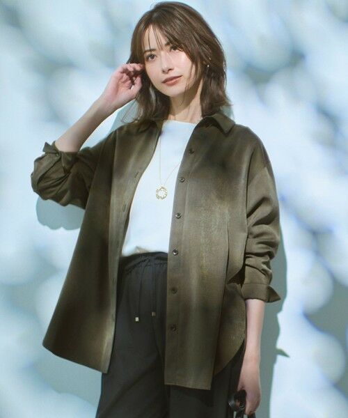 L size ONWARD(大きいサイズ)/エルサイズオンワード 【見上愛さん着用/Oggi10月号掲載/洗える】スエーディーサテン シャツ カーキ系 46