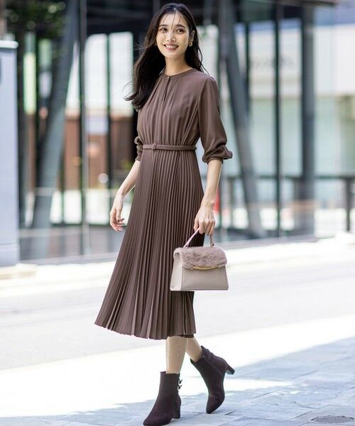 L size ONWARD(大きいサイズ)/エルサイズオンワード 【洗える】ノーブルプリーツ ワンピース ブラウン XL