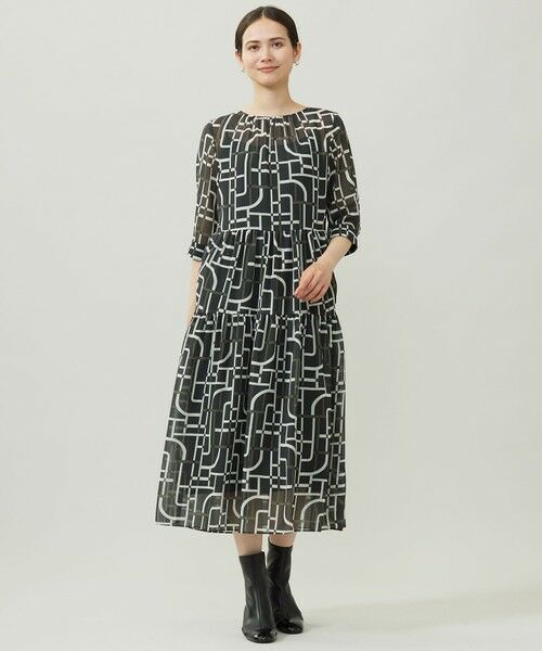 L size ONWARD(大きいサイズ) / エルサイズオンワード ロング・マキシ丈ワンピース | 【17号サイズまで展開】ジオメトリックレトロプリント ワンピース | 詳細7