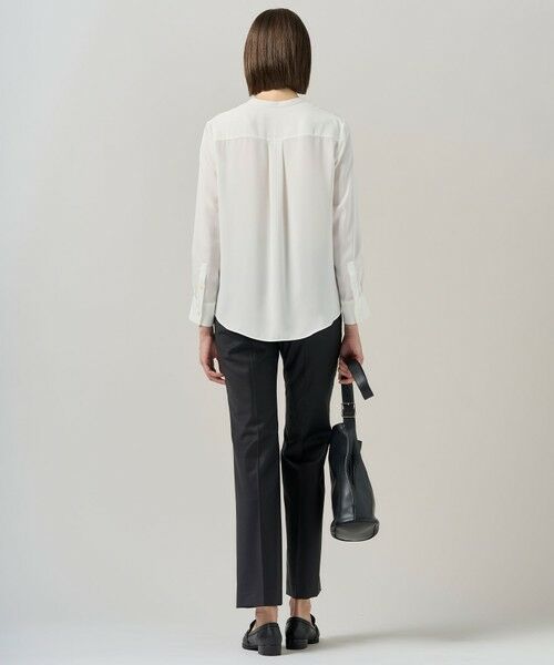 L size ONWARD(大きいサイズ) / エルサイズオンワード シャツ・ブラウス | 【新色追加・WEB限定】BackSatinAmunzen キーネックブラウス | 詳細2