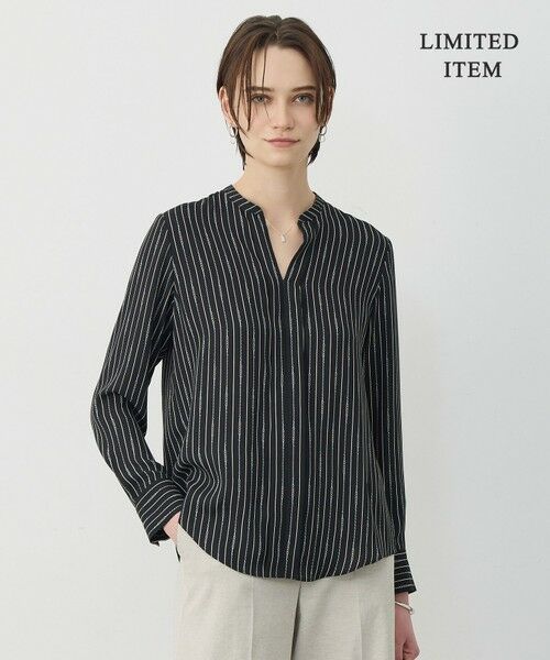 L size ONWARD(大きいサイズ) / エルサイズオンワード シャツ・ブラウス | 【新色追加・WEB限定】BackSatinAmunzen キーネックブラウス（ブラックベース×ストライプチェーン柄）