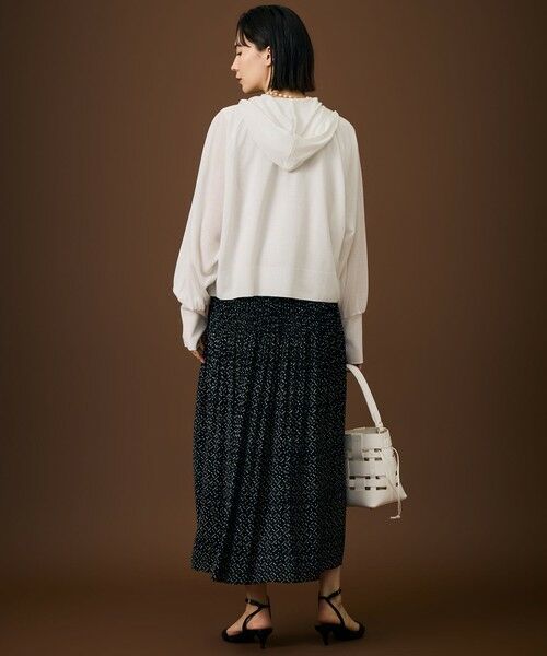 L size ONWARD(大きいサイズ) / エルサイズオンワード ミニ・ひざ丈スカート | 【19号サイズまで展開・昨年大好評・デザインアップデート・カタログ掲載・セットアップ対応・セレモニー・通勤】ライトサテンプリーツ スカート | 詳細6