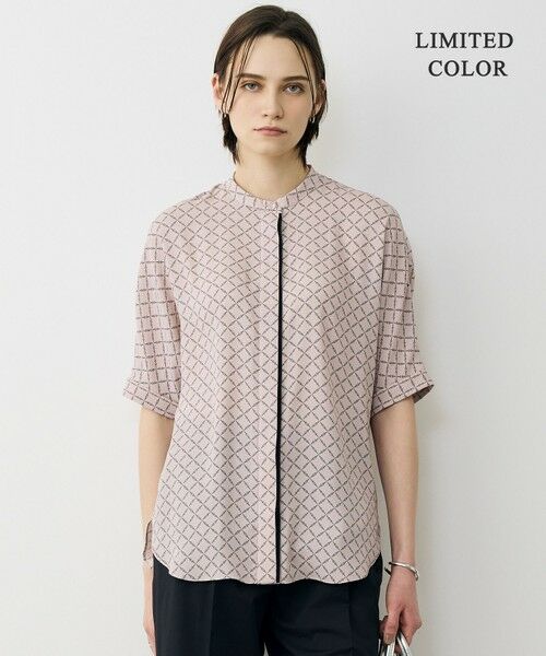 L size ONWARD(大きいサイズ) / エルサイズオンワード シャツ・ブラウス | 【WEB限定カラーあり】BackSatinAmunzen 5分袖バンドカラーブラウス（ヘイズピンク×スクエアビット柄［WEB限定］）