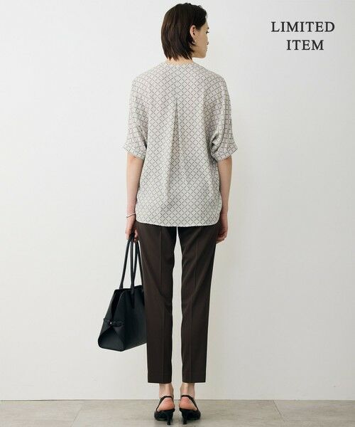 L size ONWARD(大きいサイズ) / エルサイズオンワード シャツ・ブラウス | 【WEB限定】BackSatinAmunzen 5分袖キーネックブラウス | 詳細29