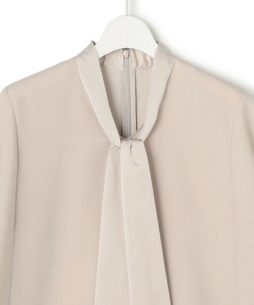 L size ONWARD(大きいサイズ) / エルサイズオンワード シャツ・ブラウス | 【WEB限定カラーあり】FluidBackSatin ドルマンスリーブボウタイブラウス | 詳細4