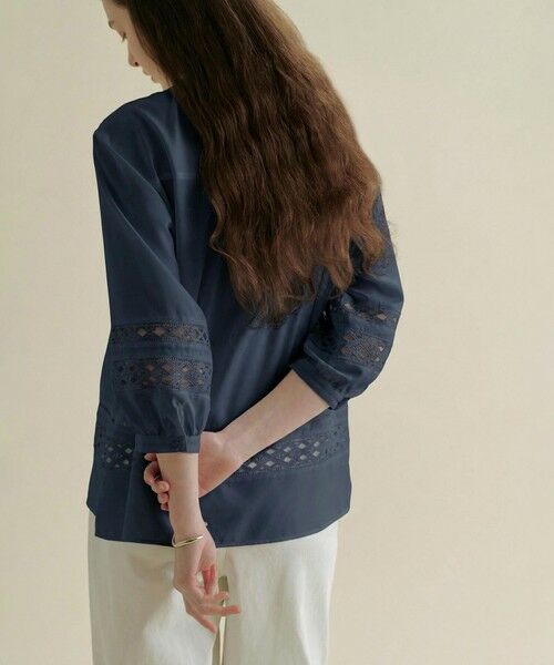L size ONWARD(大きいサイズ) / エルサイズオンワード シャツ・ブラウス | 【一枚で着映え・セット着用可】スパンソフトクロス刺繍 ブラウス | 詳細24