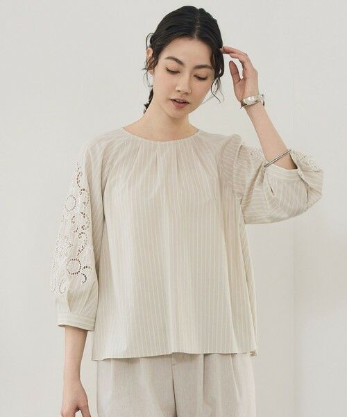 L size ONWARD(大きいサイズ) / エルサイズオンワード シャツ・ブラウス | 【SHIHOさん着用】エンブロイダリーブロードパフスリーブ ブラウス（フラックス×オフ）