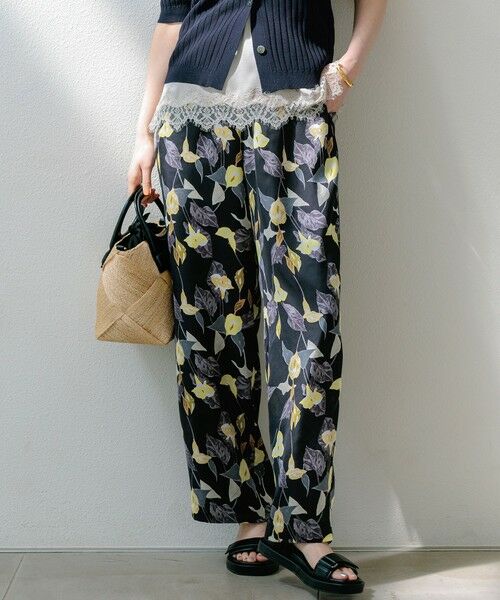 L size ONWARD(大きいサイズ) / エルサイズオンワード その他パンツ | カラーリリープリント ワイド パンツ（ブラック系）