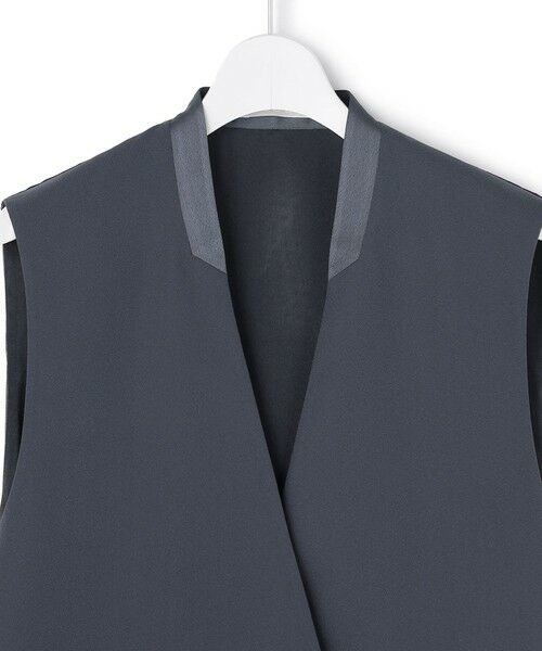 L size ONWARD(大きいサイズ) / エルサイズオンワード ベスト | FluidBackSatin シアーコンビジレ | 詳細4