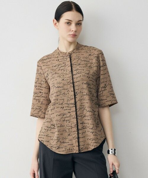 L size ONWARD(大きいサイズ) / エルサイズオンワード シャツ・ブラウス | 【30th ANNIVERSARY】5cityプリント バンドカラーブラウス（バーントアンバー×ブラック）