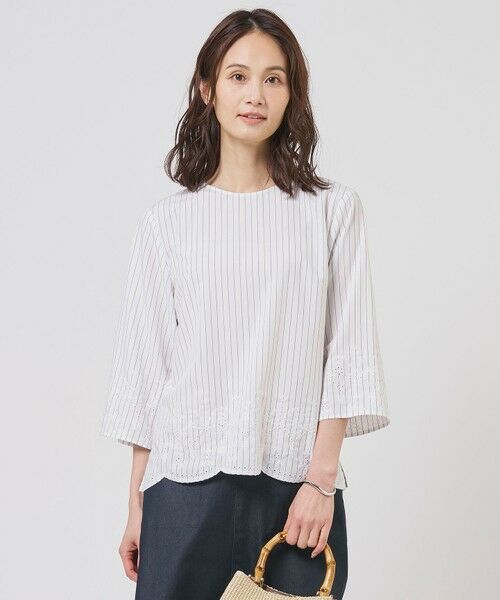 L size ONWARD(大きいサイズ) / エルサイズオンワード シャツ・ブラウス | 【一枚で着映え】ストライプ×エンブロイダリー クルーネック ブラウス（ホワイト×ネイビー系）