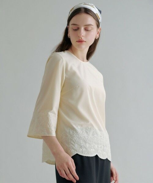 L size ONWARD(大きいサイズ) / エルサイズオンワード シャツ・ブラウス | 【一枚で着映え】ストライプ×エンブロイダリー クルーネック ブラウス | 詳細3