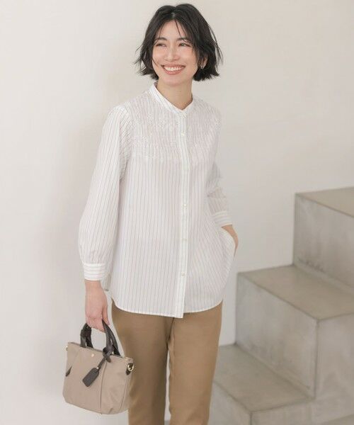 L size ONWARD(大きいサイズ) / エルサイズオンワード シャツ・ブラウス | 【一枚で着映え】ストライプ×エンブロイダリー バンドカラー ブラウス | 詳細1