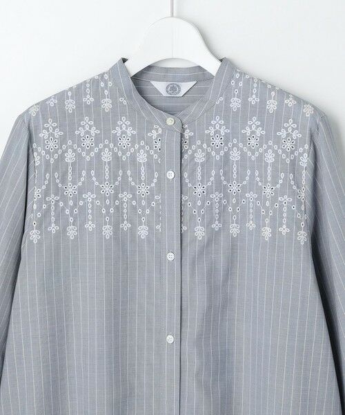 L size ONWARD(大きいサイズ) / エルサイズオンワード シャツ・ブラウス | 【一枚で着映え】ストライプ×エンブロイダリー バンドカラー ブラウス | 詳細9