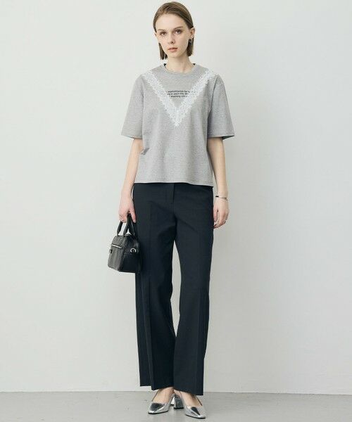 L size ONWARD(大きいサイズ) / エルサイズオンワード カットソー | レースコンビ ロゴTシャツ | 詳細1