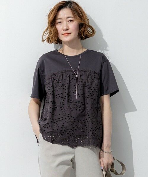L size ONWARD(大きいサイズ) / エルサイズオンワード カットソー | 【一部予約】カットワークエンブロイダリー スカラップヘム トップス（ダークブラウン系）