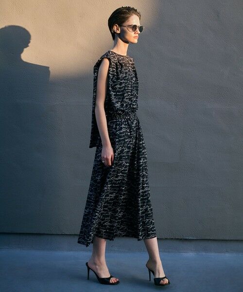 L size ONWARD(大きいサイズ) / エルサイズオンワード ロング・マキシ丈ワンピース | 【30th ANNIVERSARY】5cityプリント ノースリーブワンピース | 詳細17