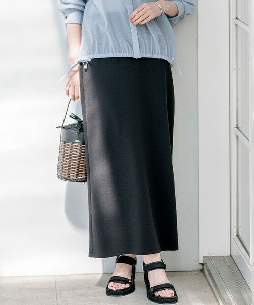 L size ONWARD(大きいサイズ) / エルサイズオンワード ミニ・ひざ丈スカート | ダブルフェイスジャージー Iラインスカート（ブラック系）