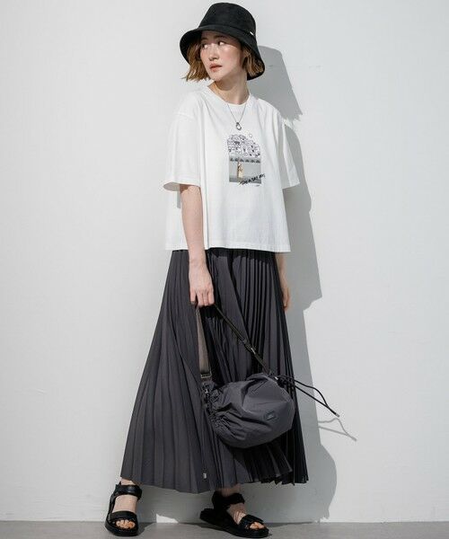 L size ONWARD(大きいサイズ) / エルサイズオンワード カットソー | Lauren Rolwing コラボ グラフィックプリント フレア Tシャツ | 詳細1