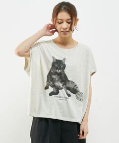 【ふんわりシルエットのフレンチスリーブキャットTシャツ】