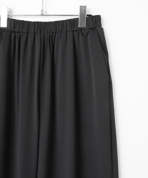 LOGEMENT DE CLAIRE / ロジュモンドクレール その他パンツ | ナイロンストレッチイージーワイドカットパンツ | 詳細2