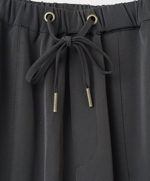 LOGEMENT DE CLAIRE / ロジュモンドクレール その他パンツ | 【LOURMARIN】裾タックテーパードパンツ | 詳細6