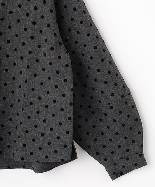 LOGEMENT DE CLAIRE / ロジュモンドクレール シャツ・ブラウス | 【フロッキードットスタンドカラーブラウス】 | 詳細4