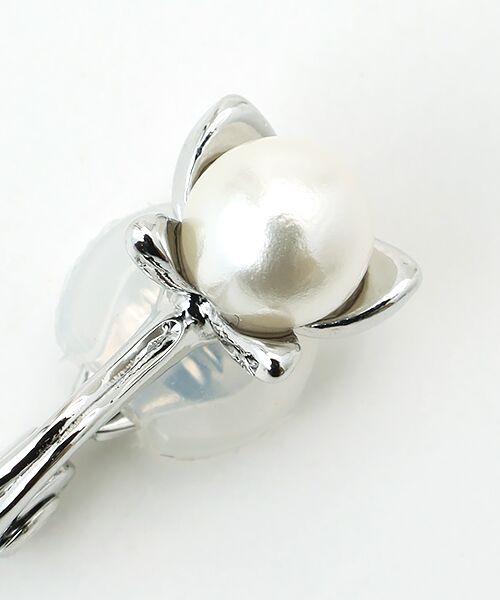 LOGEMENT DE CLAIRE / ロジュモンドクレール ピアス・イヤリング | 【ハレの日を華やかに彩るパールフラワーイヤリング】 | 詳細2