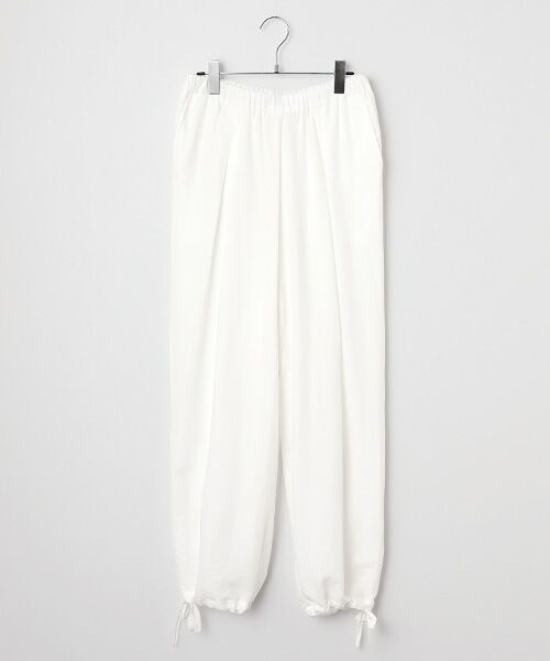 LOGEMENT DE CLAIRE / ロジュモンドクレール その他パンツ | 【LOURMARIN】レーヨン麻ギャザーバレルパンツ（ホワイト）