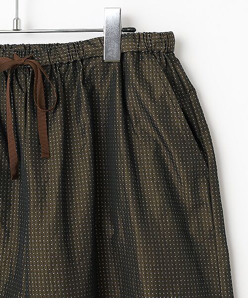 LOGEMENT DE CLAIRE / ロジュモンドクレール その他パンツ | 【LOURMARIN】メモリータフタドロストパンツ | 詳細3