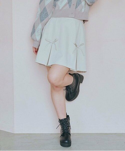 Lovetoxic / ラブトキシック ミニ・ひざ丈スカート | リボンボックスプリーツスカート（アイボリー）