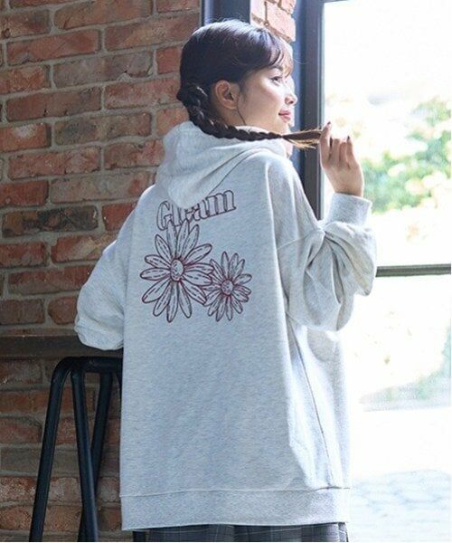 Lovetoxic / ラブトキシック パーカー | オーガビッツバックフラワー刺しゅうパーカ（シロ杢）