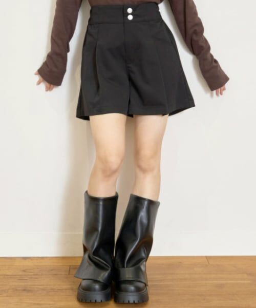 Lovetoxic / ラブトキシック ショート・ハーフ・半端丈パンツ | 美脚見えタックフレアキュロット（黒）