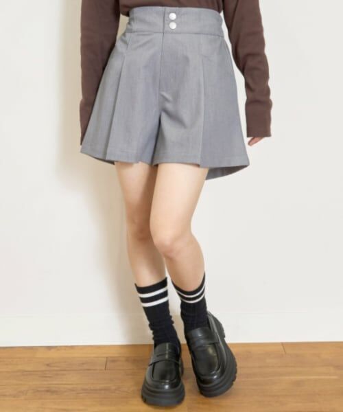 Lovetoxic / ラブトキシック ショート・ハーフ・半端丈パンツ | 美脚見えタックフレアキュロット（ライト グレー）