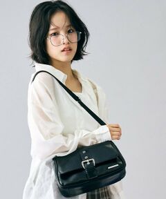 フラップショルダーバッグ